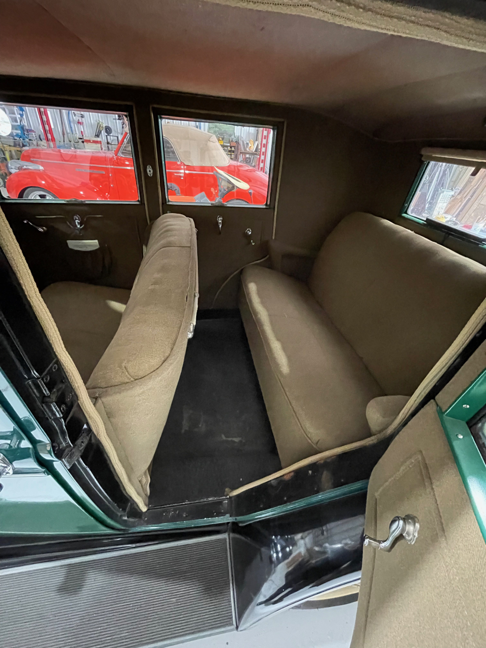 Nice Comfy rear seat with lots of leg room